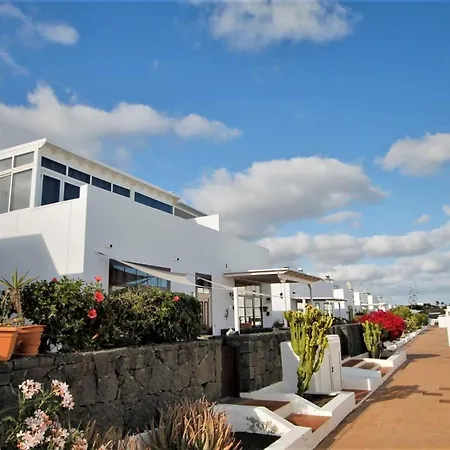 Casal Con Balcon La Vela Holiday home Puerto Calero
