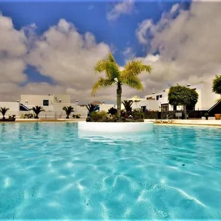Casal Con Balcon La Vela Holiday home *