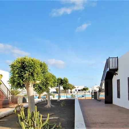 Casal Con Balcon La Vela