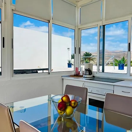 Vacacional Con Balcón La Vela *