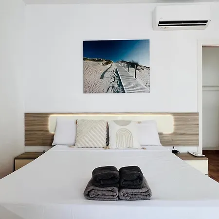 Vacacional Con Balcón La Vela *